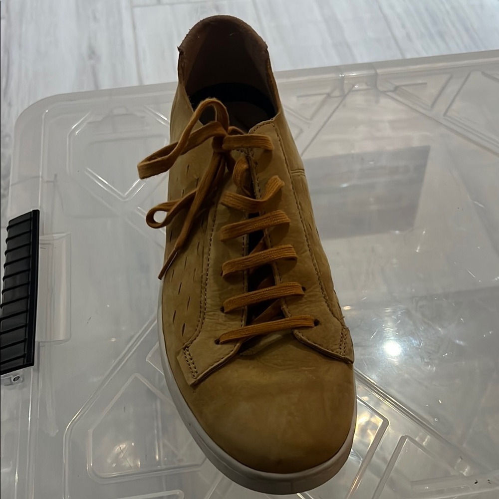 Who What Wear Tan Sneakers Classic Lace-Up Design
